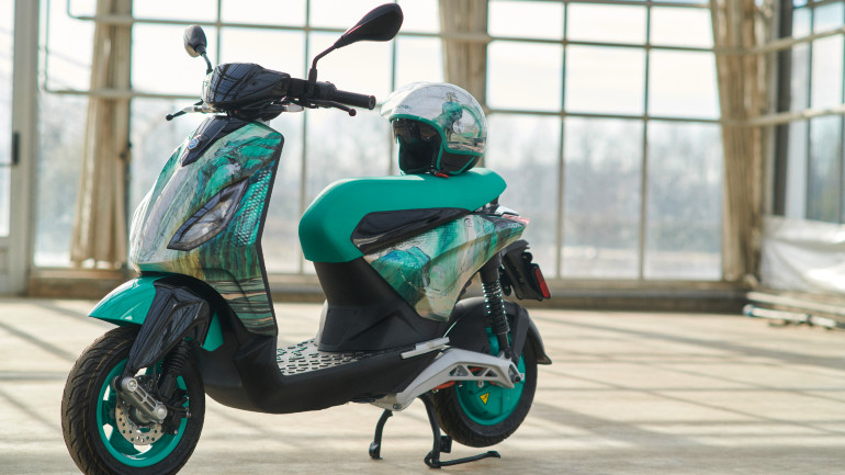 Στα 2.990€ το ηλεκτρικό Piaggio 1 Feng Chen Wang